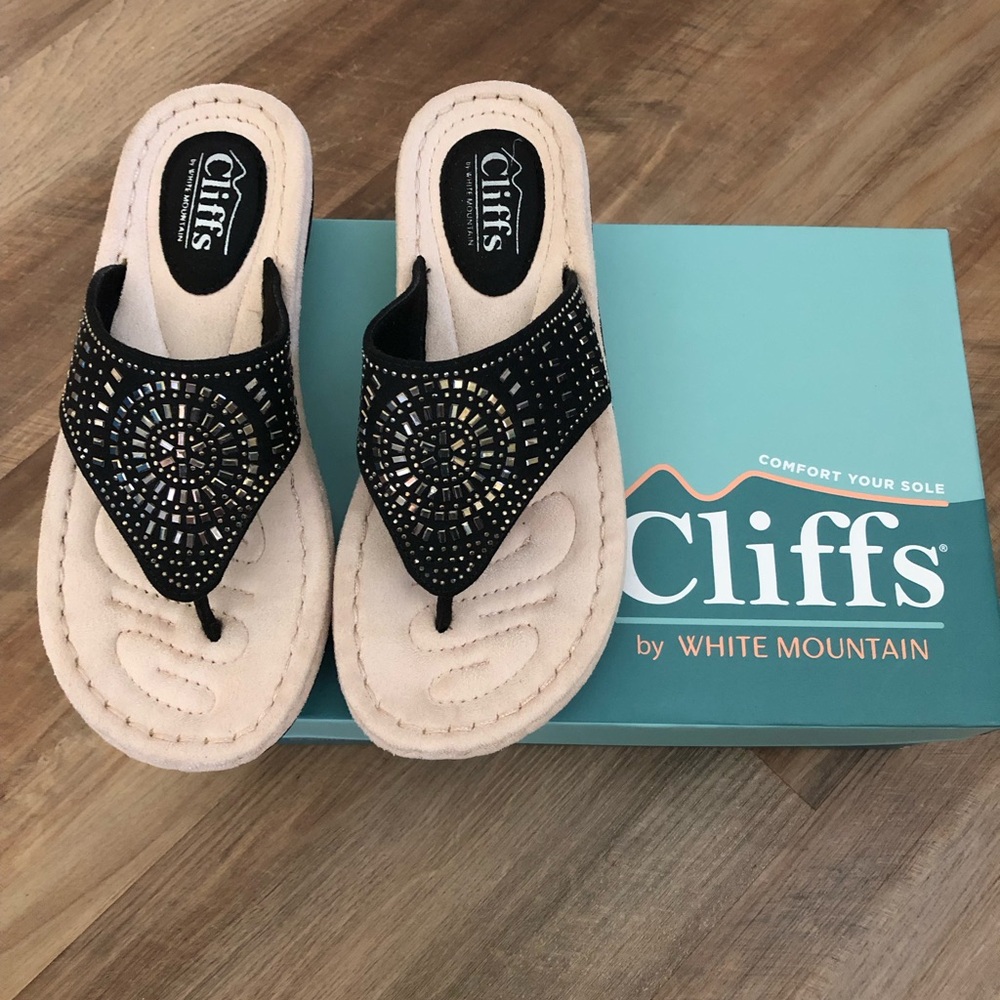 CIENNA THONG SANDAL BLACK SZ 6.5